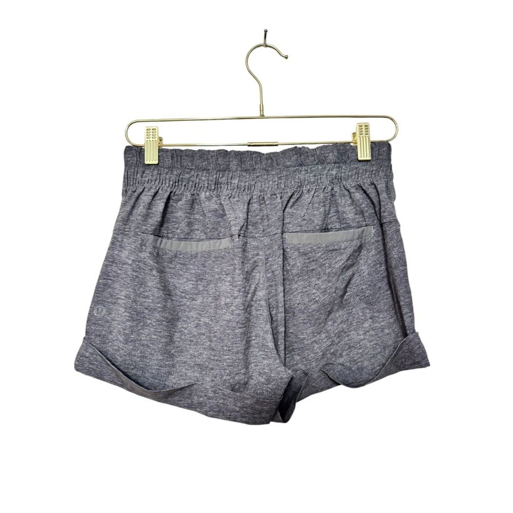 Lululemon On The Fly Heather Gray Shorts Women 6‎ Activewear Stretch - Picture 2 of 6